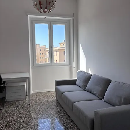 Elle Pyramid 1 * Roma